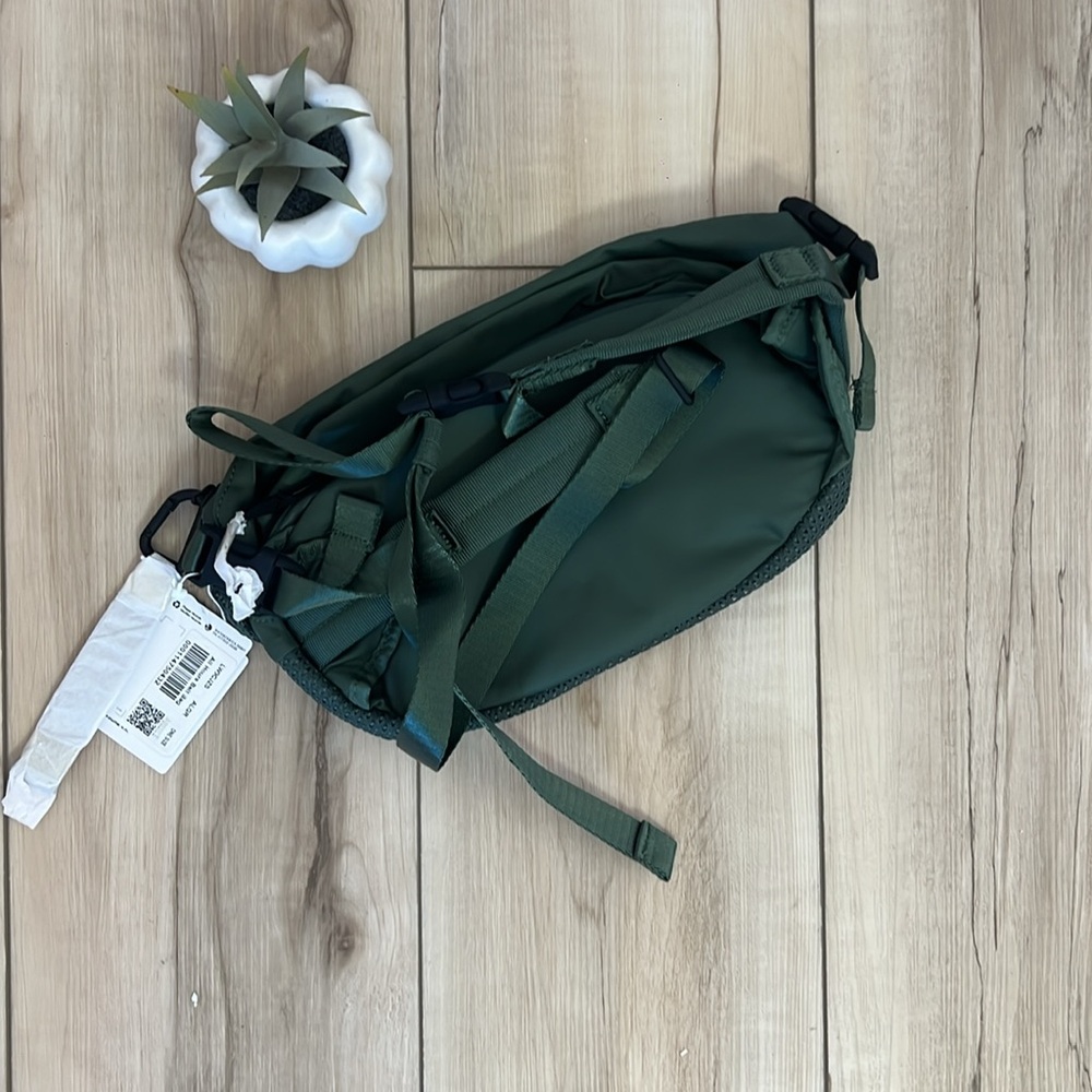 Lululemon All Hours Belt Bag Crossbody Fanny Backpack 4.5L Algae Green NWT - Picture 8 of 11